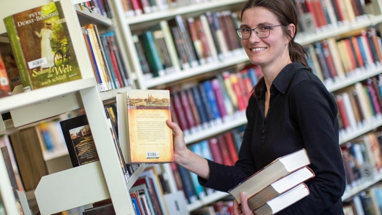 Ob Krimis, Reiseführer oder Kinderbücher - in der Stadtbibliothek findet sich einiges. Wie Bibliotheksleiterin Susan Bazylak genau weiß.