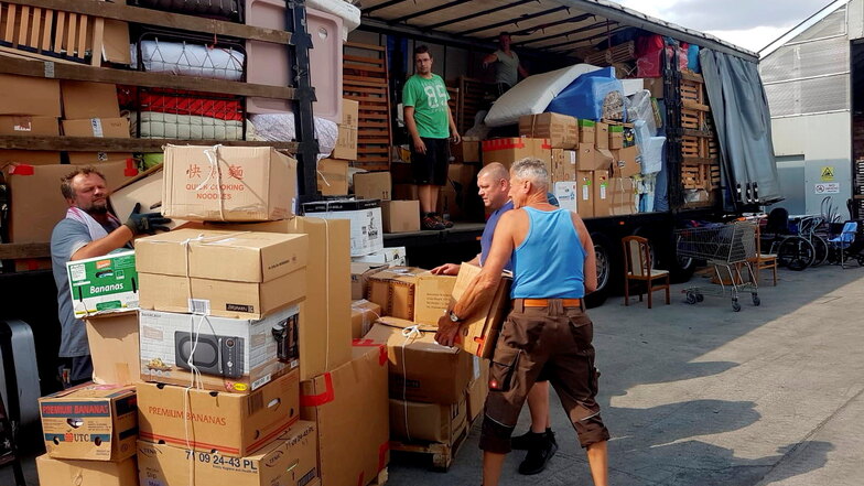 Insgesamt 24 Sattelzüge sind von Hainichen in die Ukraine gefahren, um Hilfsgüter zu liefern. Nach einer Pause, geht die Unterstützung weiter.
