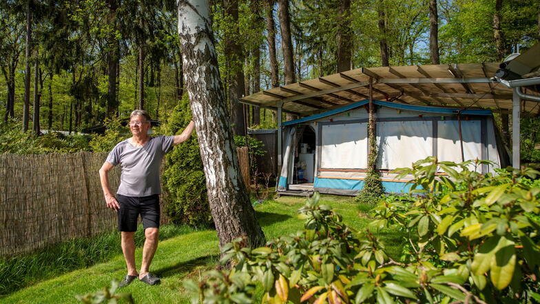 Auch wenn Horst Heymann und seine Frau mit ihrem Campingwagen noch regelmäßig unterwegs sind, ist ihr Dauerstellplatz am Oberen Waldteich seit über 40 Jahren ein fester Bestandteil ihres Lebens. Doch nun ist diese Idylle bedroht.