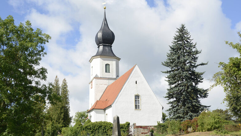 Colmnitz gehört auch zur neuen katholischen Pfarrei Freiberg. Hier finden in der evangelischen Kirche auch katholische Gottesdienste statt.