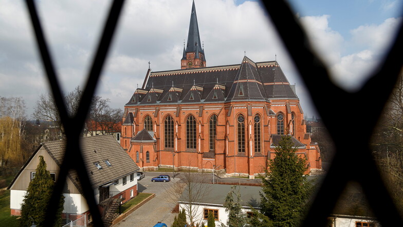 Die St. Jakobus-Kathedrale ist die Bischofskirche des Bistums Görlitz. Sie ist erst vor wenigen Jahren grundlegend saniert worden.