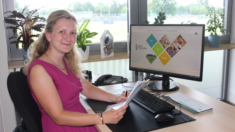 Janine Hattliep in ihrem Büro im Sozialgebäude des Friedrich-Ludwig-Jahn-Stadions. Im vergangenen Jahr ist der Sportbund vom Burgplatz in die Neustadt gezogen.