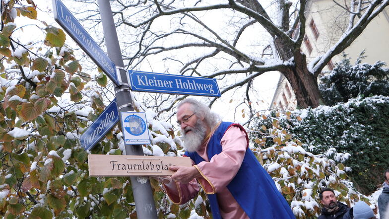 Feierlich war am 29. November 2023, dem 705. Todestag Heinrich von Meißens, der Frauenlobplatz benannt worden. Noch fehlt es an einem richtigen Schild – und nicht nur daran.