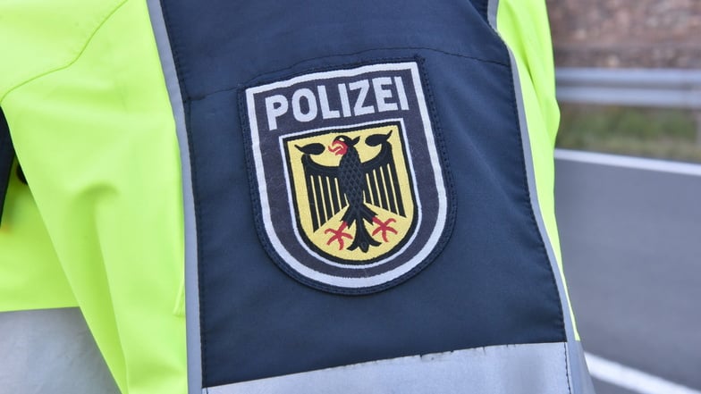 Bundespolizei stoppt E-Roller mit falschen Kennzeichen in Neugersdorf
