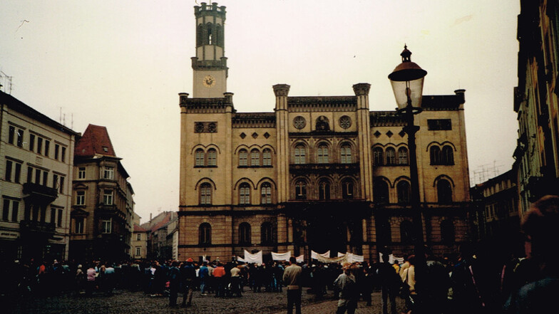 4. November 1989. Demo auf dem Zittauer Marktplatz.
