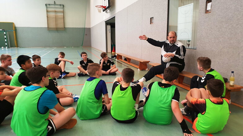 Regelmäßig bietet der Handballclub Großenhain Trainingslager für Nachwuchsspieler an. Jetzt erhielt der Verein den Status Talentstützpunkt.