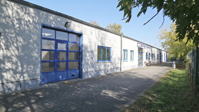 Die Offene Werkstatt ist an der Langen Straße in Riesa zu finden, gleich hinter dem Rudolf-Stempel-Gymnasium.