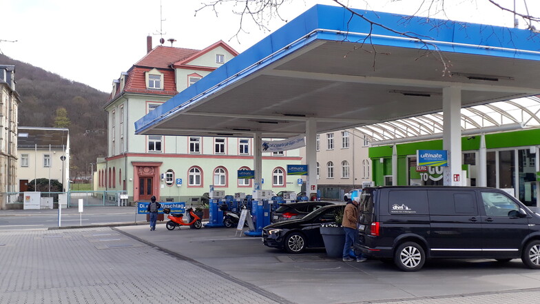 Freital: 31-Jähriger überfällt Tankstelle gegenüber Polizeirevier