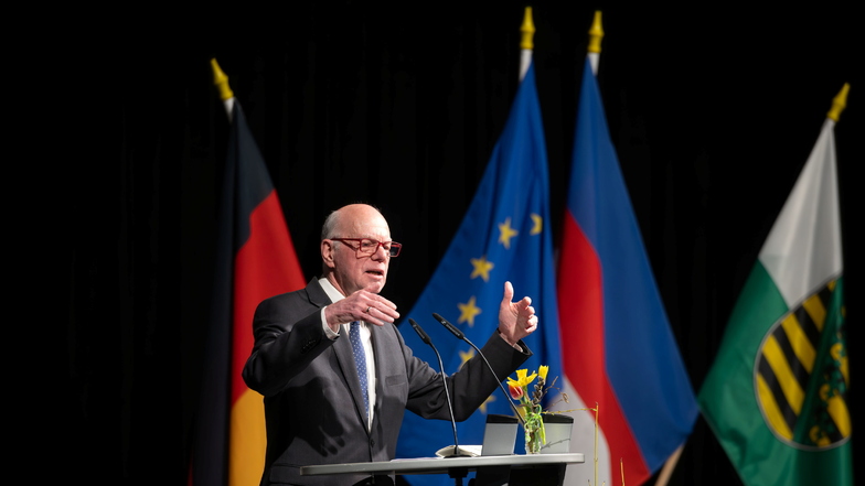 Nach einem ersten Besuch in Bautzen kurz nach der politischen Wende sprach der frühere Bundestagspräsident Norbert Lammert nun erneut beim Politischen Aschermittwoch der CDU. Dieser fand in der Stadthalle Krone statt.