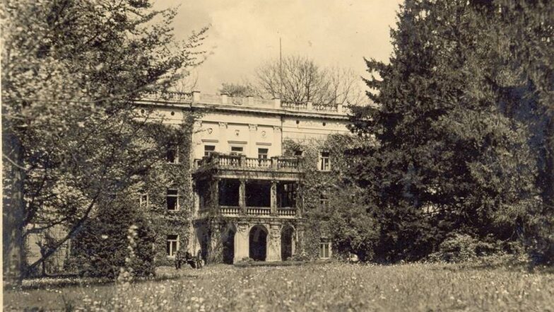 Schloss Krobnitz, wie es die Familie Roon bis 1945 bewohnte.