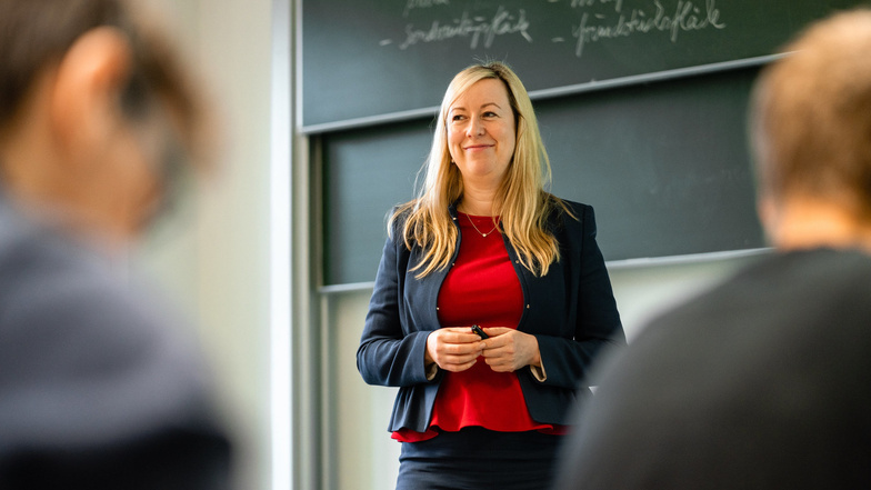Professorin Sophia Keil ist an der Hochschule Dekanin der Fakultät Wirtschaftswissenschaften und Wirtschaftsingenieurwesen.