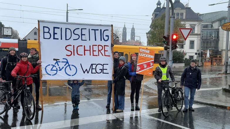 Dresdner Radler fordern einen beidseitigen Radweg am Wasaplatz.
