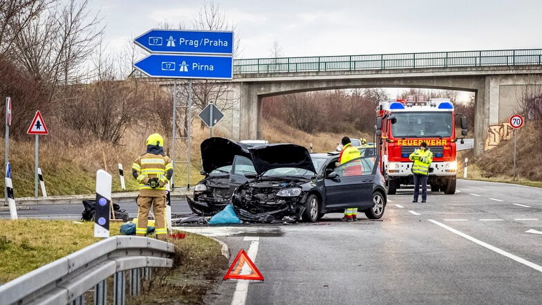 Unfall bei Heidenau fordert acht Verletzte