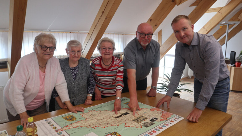 Inzwischen 75 Jahre liegen Flucht und Vertreibung aus Schlesien zurück. Sigrid Hanske (85) aus Steinitz, Renate Neike (83) aus Lohsa und Magdalena Leberecht (80) erinnern sich daran. Sie gehören zu den wenigen noch lebenden Zeitzeugen.