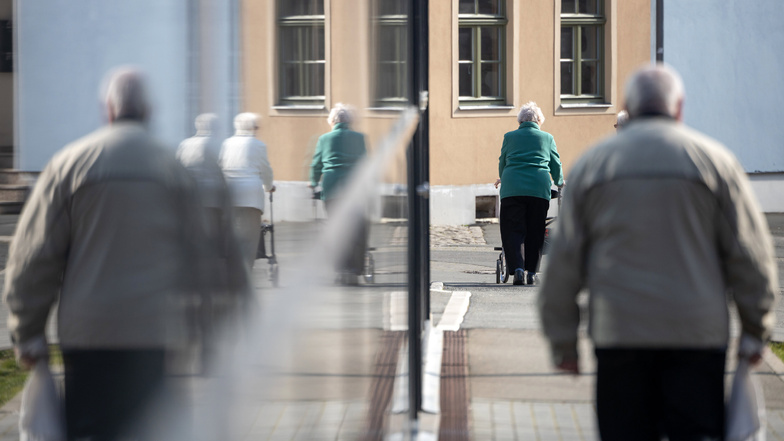 Die Zahl der Senioren könnte laut Statistischem Bundesamt in Ostdeutschland um bis zu 17 Prozent steigen.