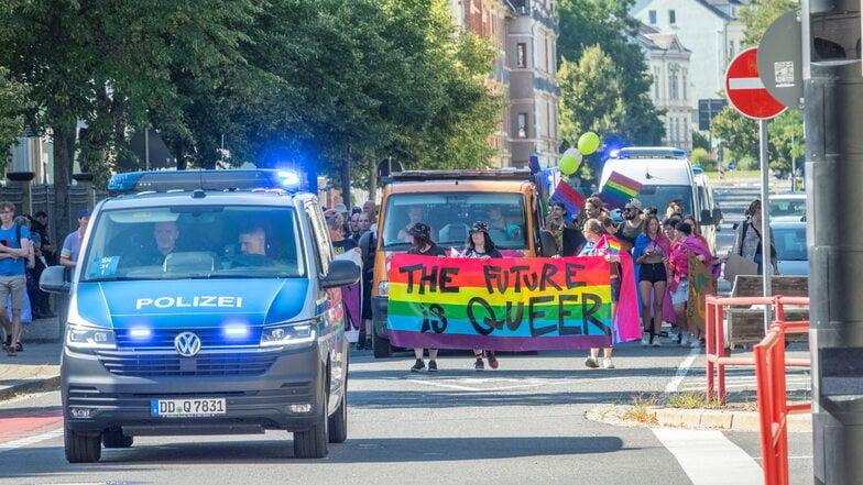 Auch beim CSD im vergangenen Jahr hatte die Polizei die Veranstaltung abgesichert. Dieses Mal haben die Organisatoren starke Sicherheitsbedenken.