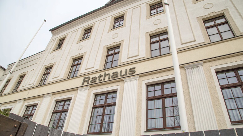 Im Rathaus der Stadt Niesky wird wieder gerechnet: Eine Rückzahlung von 741.000 Euro an Gewerbesteuer ist der Grund.
