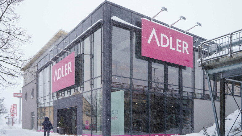 Das Adler-Geschäft in Bischofswerda befindet sich im Gewerbegebiet Carl-Maria-von-Weber-Straße. Derzeit ist es wegen des Lockdowns geschlossen.