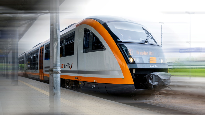 Züge der Länderbahn könnten auf einer elektrifizierten Strecke in der Oberlausitz schneller fahren. Am Montag gab es im Bundesverkehrsministerium eine Beratung dazu.