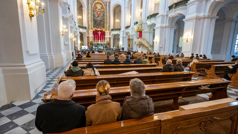 Ostern ist der höchste kirchliche Feiertag. Deshalb finden auch in Löbau/Zittau viele Gottesdienste statt,
