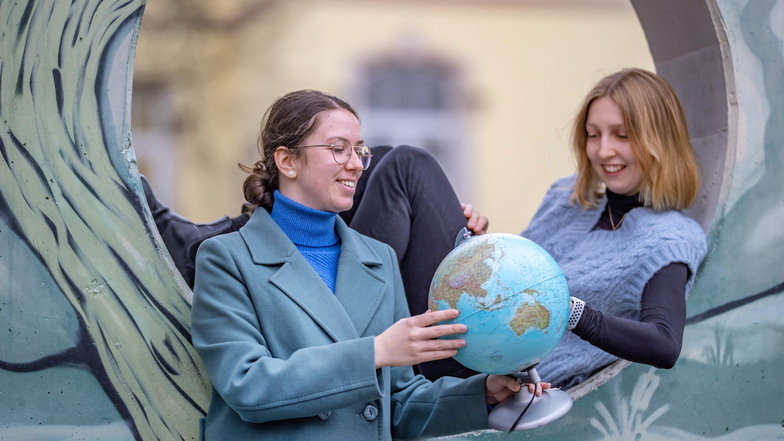 Cassandra Winkelman aus Boston (rechts) und Alexandra Grukach aus Wladiwostok arbeiten als Fremdsprachenassistentinnen am Lessing-Gymnasium.