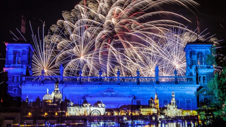 Das imposante Feuerwerk ist der Höhepunkt der Dresdner Schlössernacht. Nun müssen sich Fans ein weiteres Jahr gedulden.