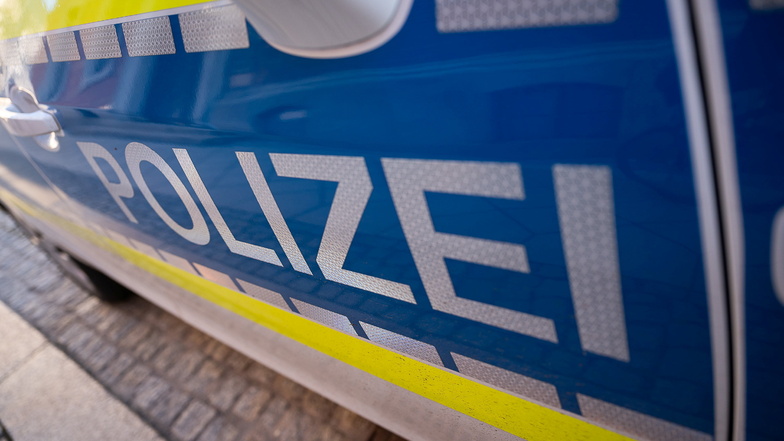 Bei einem Unfall ist in Ottendorf-Okrilla ein Mann leicht verletzt worden.