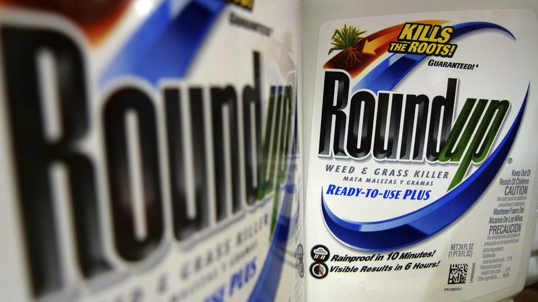 Das Unkrautvernichtungsmittel Roundup enthält Glyphosat und spielte in den Prozessen in den USA wegen Krebsrisiken eine große Rolle.
