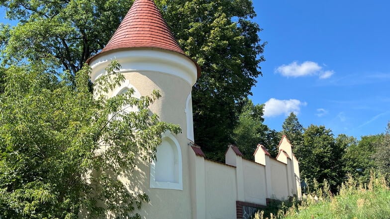 Markant ist dieses Türmchen der Mauer um die ehemalige Villa Mitscherling.