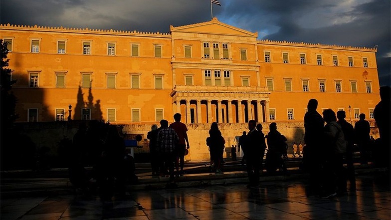Griechen verabschieden Sparpaket