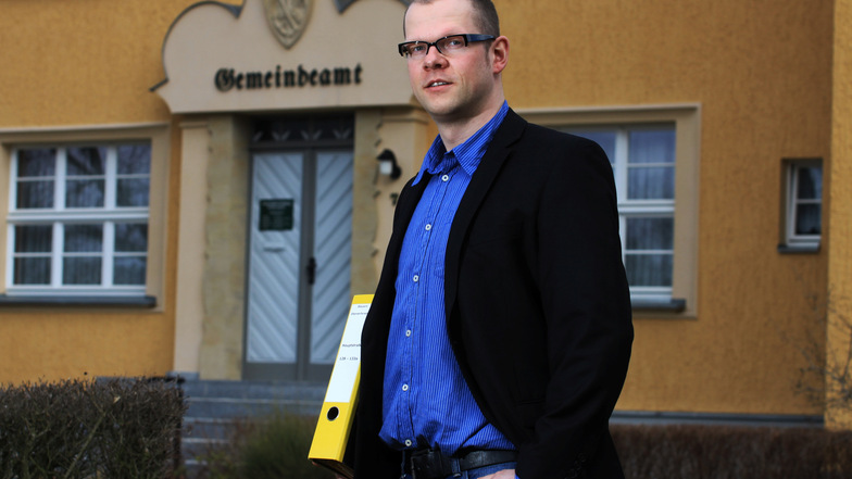 Mittelherwigsdorfs Bürgermeister Markus Hallmann im März 2012 kurz nach seiner Wahl zum Bürgermeister.