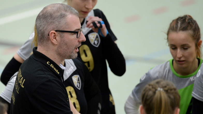 Wird ein weiteres Jahr die Volleyballerinnen des SC Freital in der Regionalliga trainieren: Christian Straube.