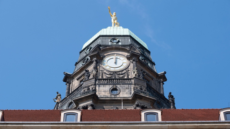 Ärger um Wiedereröffnung des Rathausturms in Dresden