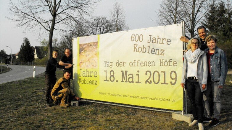 Unübersehbar: Werbeaufsteller, mit dem die Koblenzer auf ihre 600-Jahr-Feier aufmerksam machen. Gäste sind (nicht nur an diesem Tag!) willkommen. Foto: Elvira Hantschke