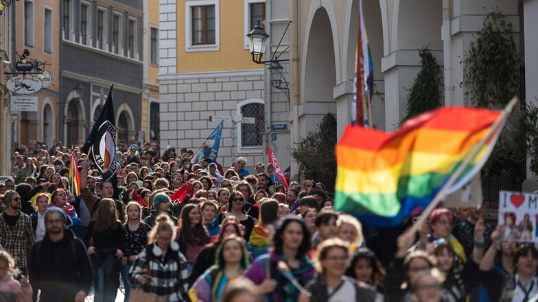 Ob auch dieser CSD so fröhlich wird wie vor einigen Jahren? Die Veranstalter hoffen es, trotz Gegenprotesten.