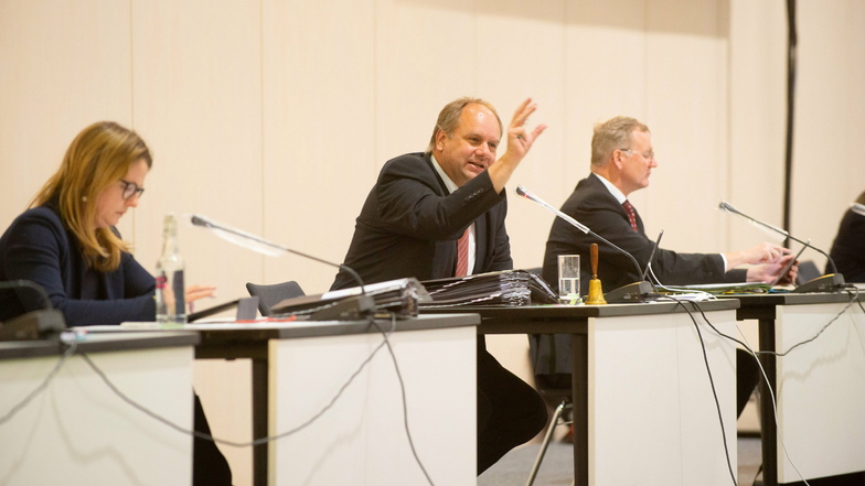 In der Februar-Sitzung des Dresdner Stadtrates fiel nach einer Abstimmung ein Schimpfwort. Das könnte nun Konsequenzen haben.
