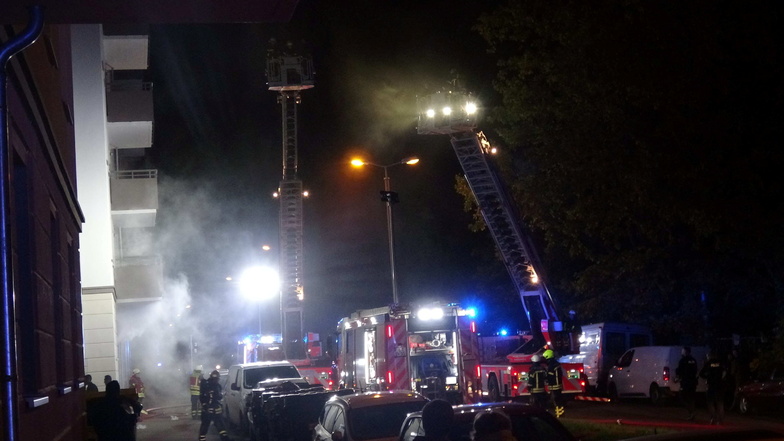 Von dem Brand in der Saalfelder Straße in Leipzig waren mehr als 30 Leute betroffen.