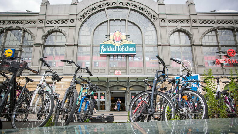 Am Dresdner Hauptbahnhof ist ein Mann von Räubern überfallen worden.