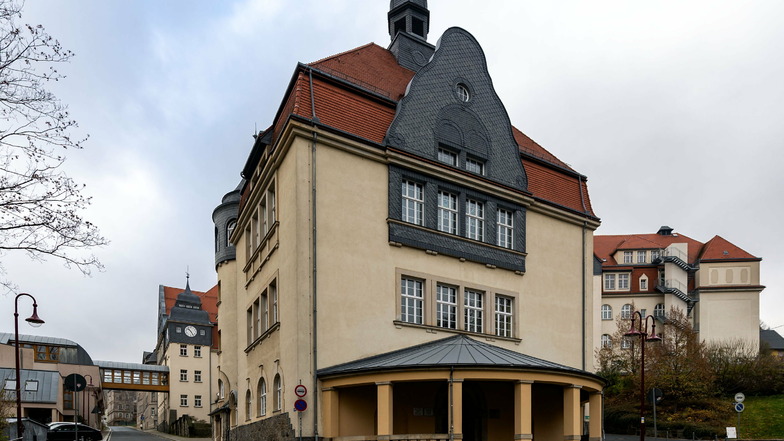 Das Goethe-Gymnasium in Sebnitz nimmt dieses Jahr die Schulanmeldungen auch per Post entgegen.