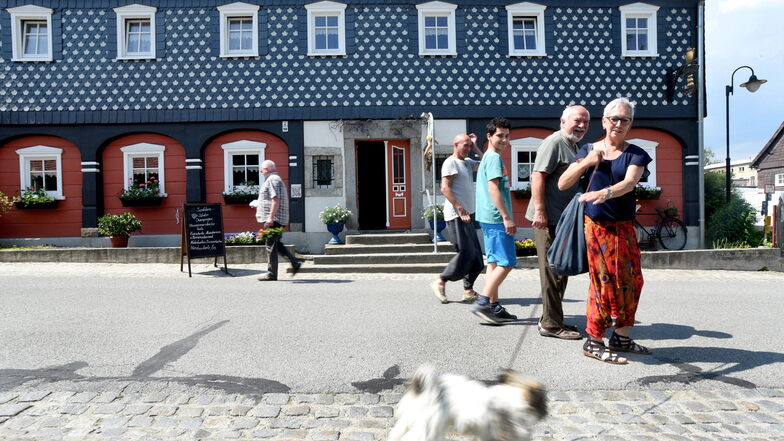Neue Idee: Interessierte sollen auf spannenden Routen Umgebindehäuser kennenlernen - hier das Café Brumme in Obercunnersdorf.