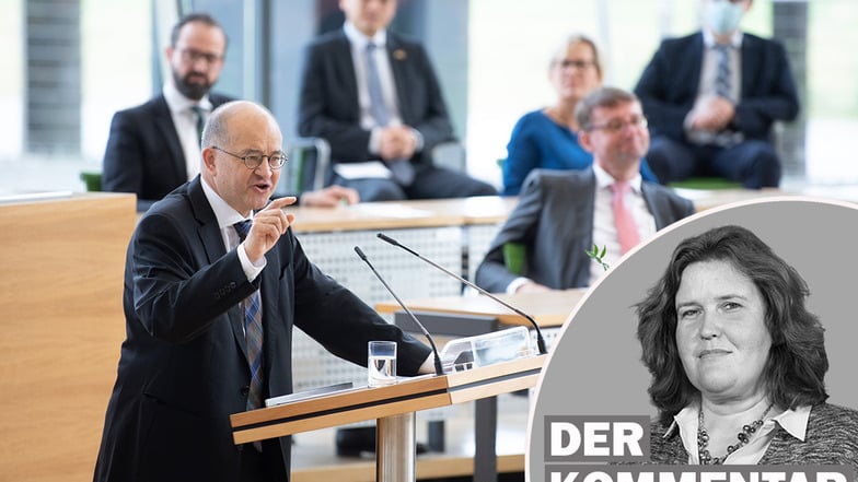 Arnold Vaatz (CDU) spricht während einer Feierstunde zum Tag der Deutschen Einheit im Sächsischen Landtag.