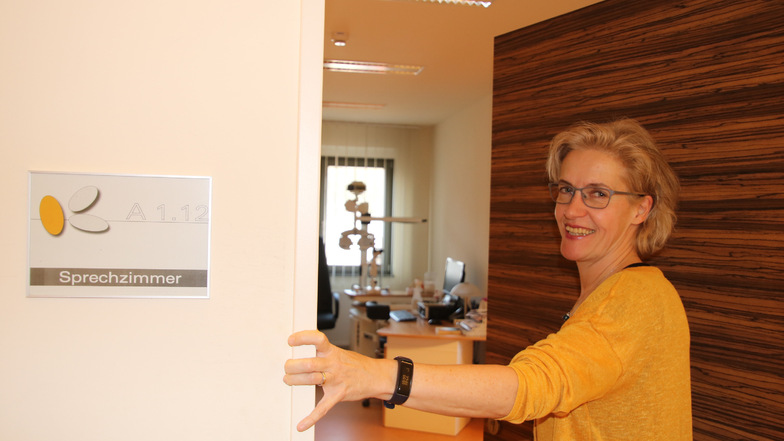 Auch im neuen Jahr geht das Sprechzimmer der Praxis für Augenheilkunde wieder auf. Geschäftsführerin Anke Drese hat es geschafft, die vakante Stelle am MVZ Martinshof in Rothenburg nahtlos nachzubesetzen.