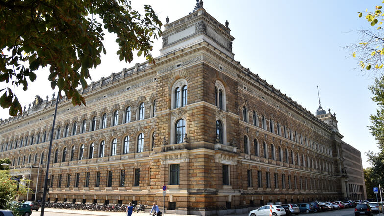Blick auf das Justizzentrum in Dresden.