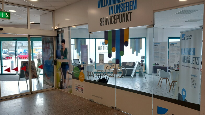 Im Gröditzer Einkaufszentrum an der Marktstraße hat die Deutsche Glasfaser seit Kurzem einen Servicepunkt eingerichtet.