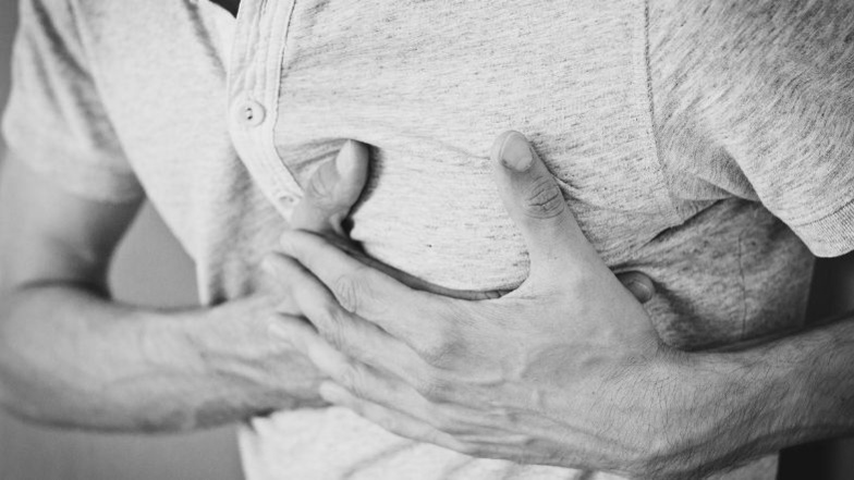 Der plötzliche Herztod stellt eine ernste Bedrohung für die Gesundheit dar, die jeden von uns treffen kann. Erfahren Sie jetzt mehr zu Herzerkrankungen, Prävention und Behandlung!
