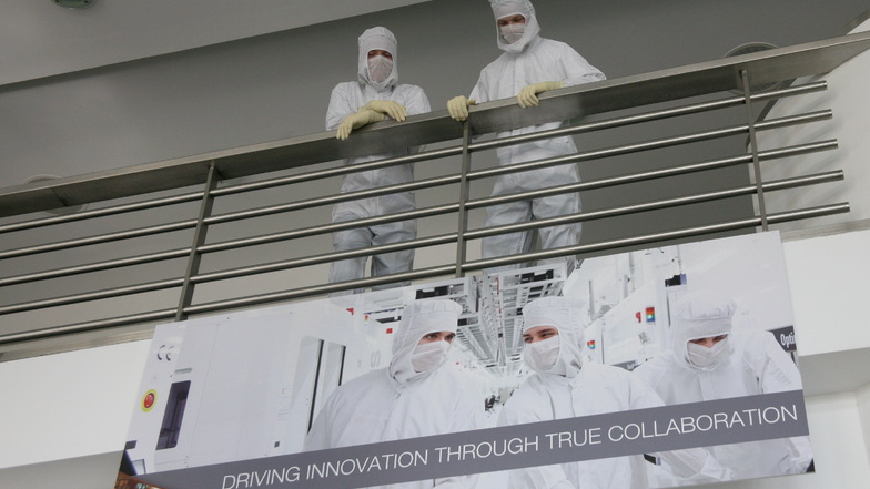 Innovation durch Zusammenarbeit - das versprach Globalfoundries auf diesem Plakat. Die Dresdner Chipfabrik gibt Arbeit nach Portugal ab.