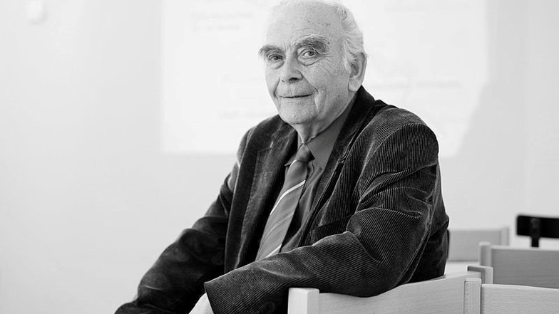 Dr.-Ing. Dietrich Noack ist kurz nach seinem 90. Geburtstag verstorben.