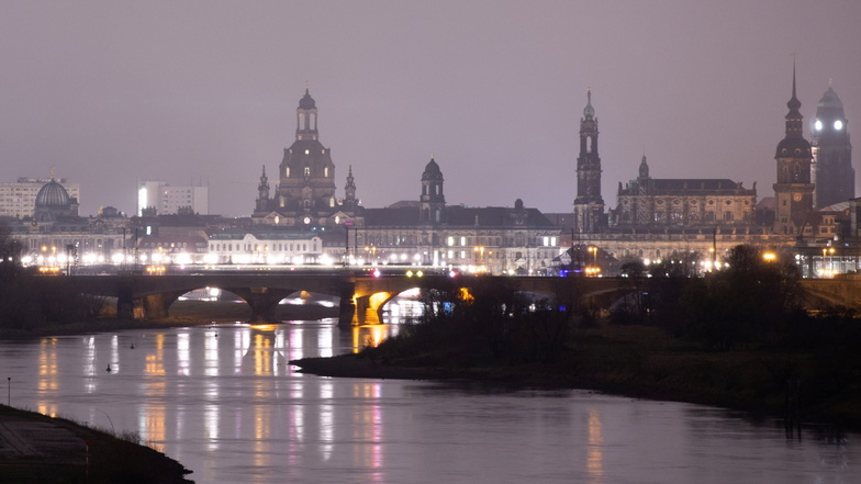 Nachts nach draußen: Ungeimpfte und Ungenesene dürfen das in Dresden bald wieder.