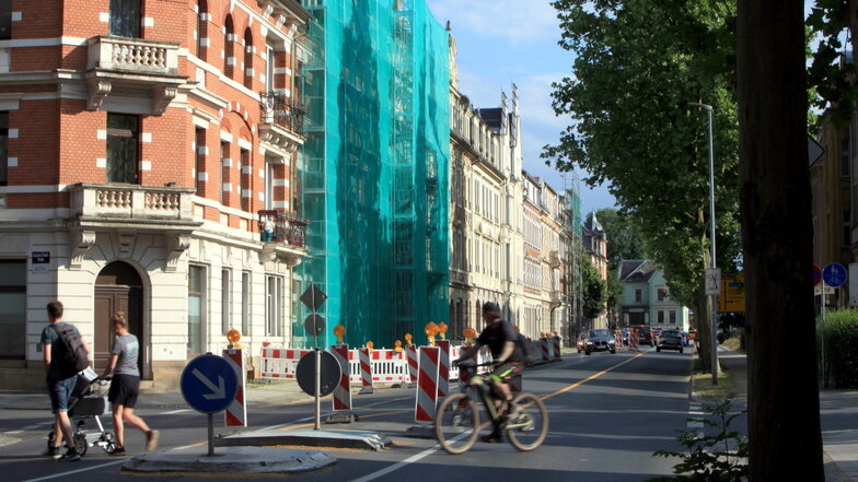 Mittelinsel auf der Gorkistraße: Ein verkehrssicherer Übergang an dieser Stelle ist dringend notwendig.