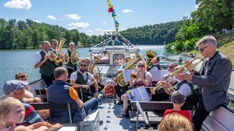 Im vergangenen Jahr sorgten die Original Jahnataler Blasmusikanten beim Talsperrenfest für Stimmung.